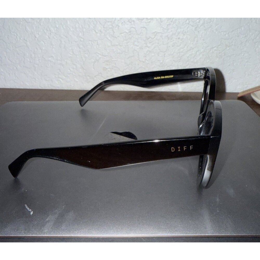 Diff Alisa Bk-Gr233p Black Cat-Eye Sunglasses Ex … - image 2